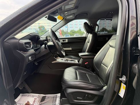 Used 2021 Ford Explorer Limited AWD/4WD image 15