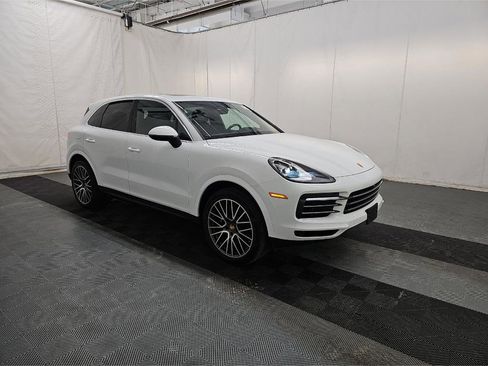 Used 2023 Porsche Cayenne w/ Premium Package AWD/4WD image 1