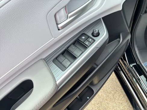 New 2026 Toyota Sienna XLE FWD image 13