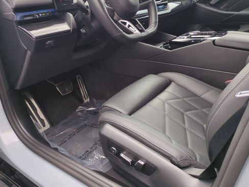 Used 2025 BMW i5 M60 AWD/4WD image 17