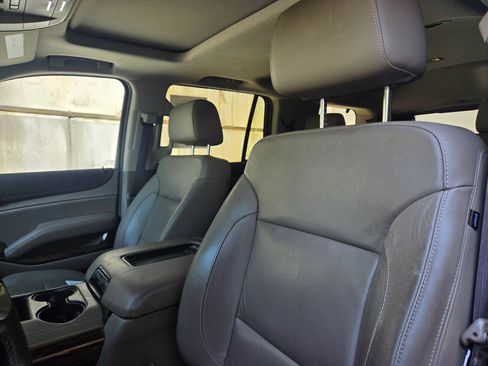 Used 2018 GMC Yukon SLT AWD/4WD image 2
