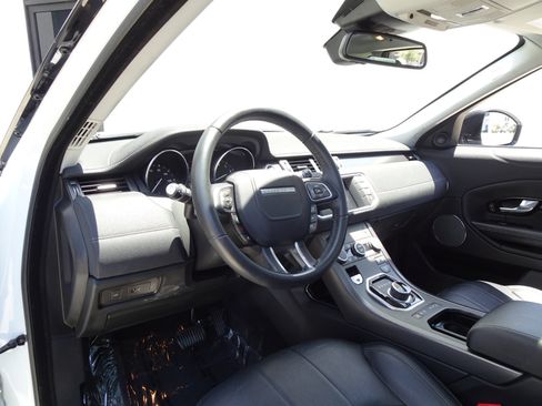 Used 2019 Land Rover Range Rover Evoque SE AWD/4WD image 10