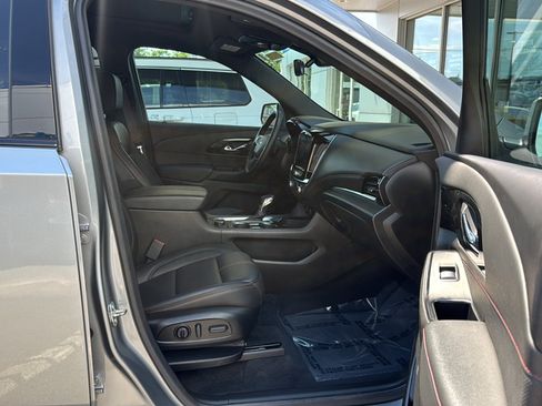 Used 2023 Chevrolet Traverse RS AWD/4WD image 14