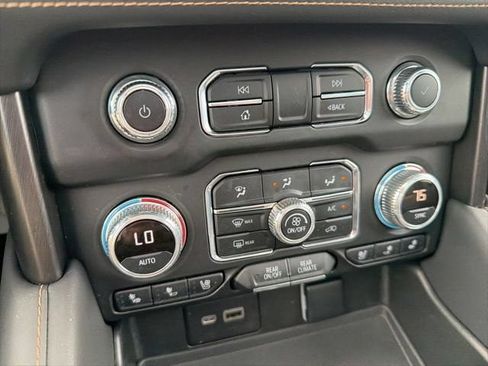 Used 2023 GMC Yukon XL AT4 w/ Technology Package AWD/4WD image 22