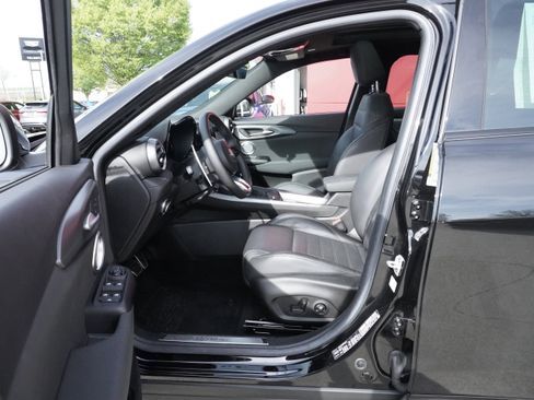 Used 2024 Alfa Romeo Tonale Veloce image 16