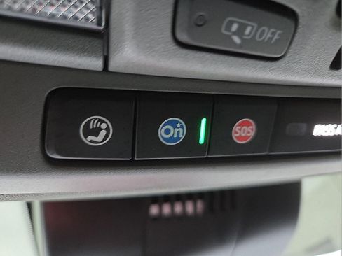 Used 2025 GMC Sierra 1500 SLT w/ SLT Premium Plus Package image 21