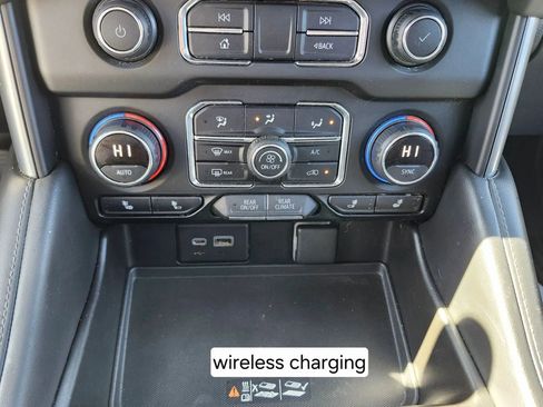 Used 2021 Chevrolet Suburban Z71 image 38