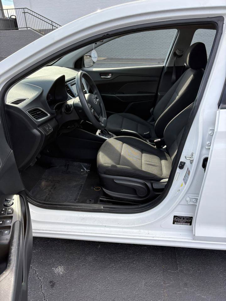 Used 2021 Hyundai Accent SE FWD image 10