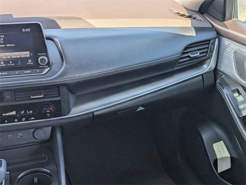 Used 2023 Nissan Rogue SV image 17