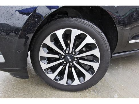 Used 2022 Lincoln Navigator Reserve AWD/4WD image 33