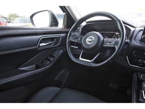Used 2021 Nissan Rogue SL FWD image 11