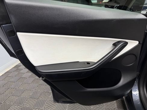 Used 2022 Tesla Model Y Performance AWD/4WD image 38