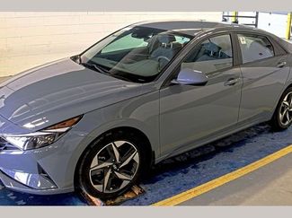 Used 2023 Hyundai Elantra SEL w/ Convenience Package video 1