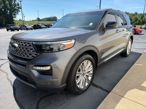 Used 2022 Ford Explorer Limited w/ Equipment Group 301A RWD image 11