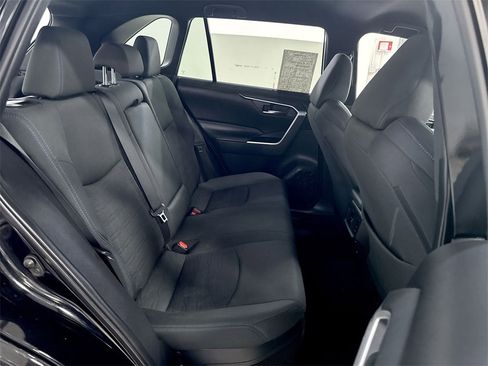Used 2024 Toyota RAV4 SE image 29