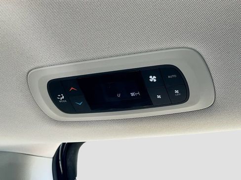 Used 2017 Chrysler Pacifica Touring-L Plus FWD image 24