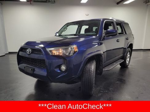 Used 2017 Toyota 4Runner SR5 AWD/4WD image 4