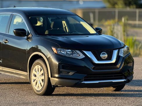 Used 2018 Nissan Rogue S AWD/4WD image 15