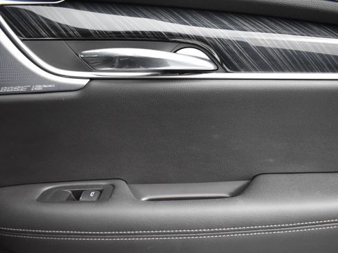 Used 2020 Cadillac XT6 Premium Luxury image 36