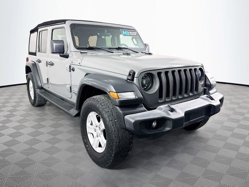 Used 2021 Jeep Wrangler Unlimited Sport AWD/4WD image 3