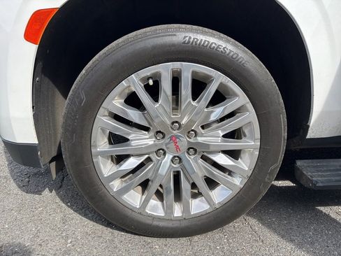 Used 2023 GMC Yukon Denali w/ LPO, Floor Liner Package image 18