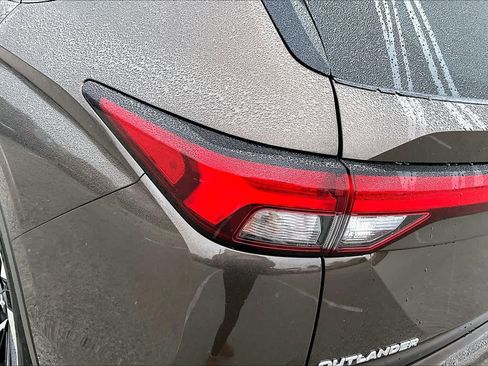 Used 2022 Mitsubishi Outlander SEL image 28