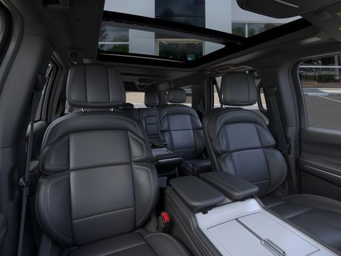 New 2026 Lincoln Navigator L Reserve AWD/4WD image 10