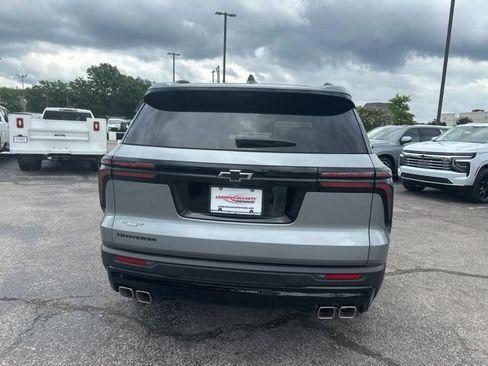 New 2026 Chevrolet Traverse LT w/ Midnight/Sport Edition FWD image 4