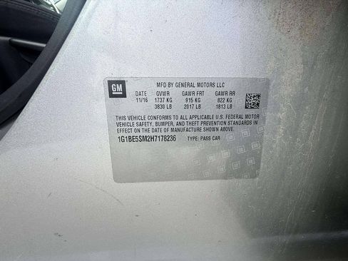 Used 2017 Chevrolet Cruze LT FWD image 22