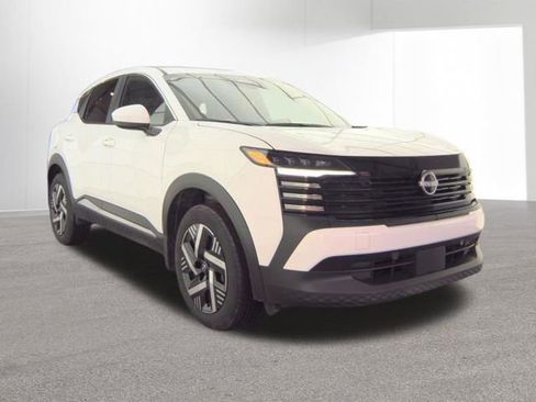 Used 2025 Nissan Kicks SV image 5