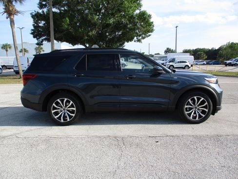 New 2024 Ford Explorer ST-Line w/ Class IV Trailer Tow Package image 8