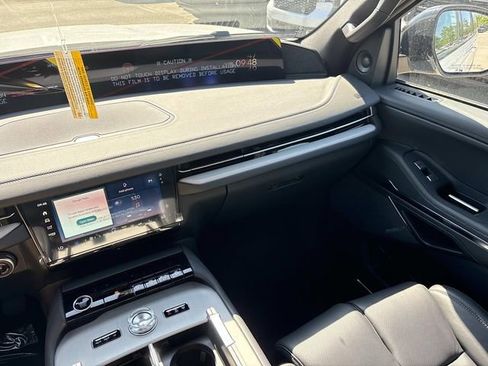 New 2026 Lincoln Navigator Reserve AWD/4WD image 15
