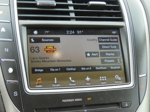 Used 2016 Lincoln MKX Reserve w/ Driver Assistance Package FWD image 28