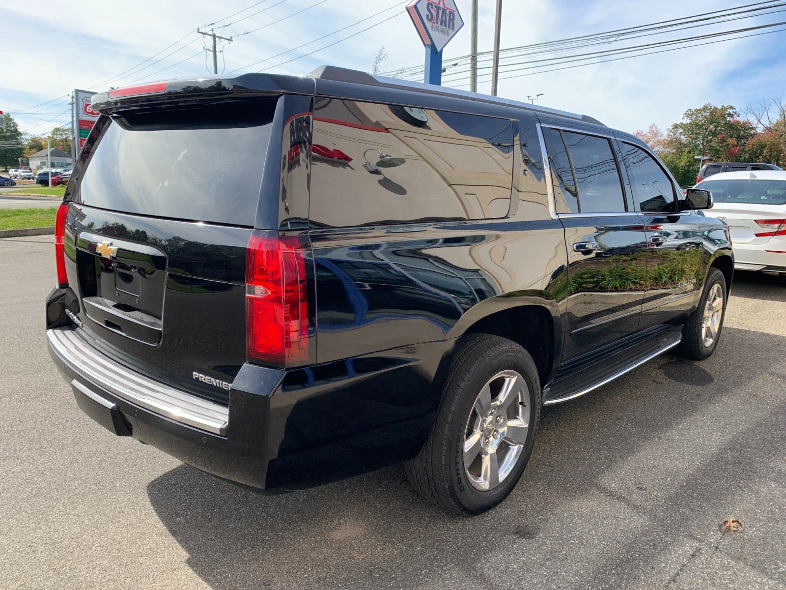 Used 2020 Chevrolet Suburban Premier w/ Max Trailering Package AWD/4WD image 7