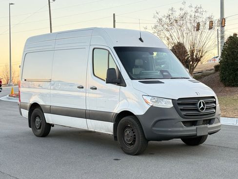 Used 2025 Mercedes-Benz Sprinter 2500 image 7