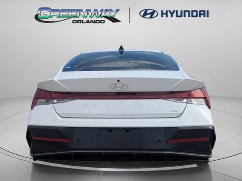 Used 2024 Hyundai Elantra Limited FWD image 8