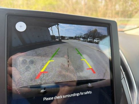 Used 2024 Ford Edge Titanium image 8