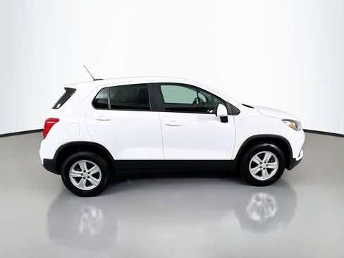Used 2020 Chevrolet Trax LS w/ Tint and Cruise Package AWD/4WD image 5