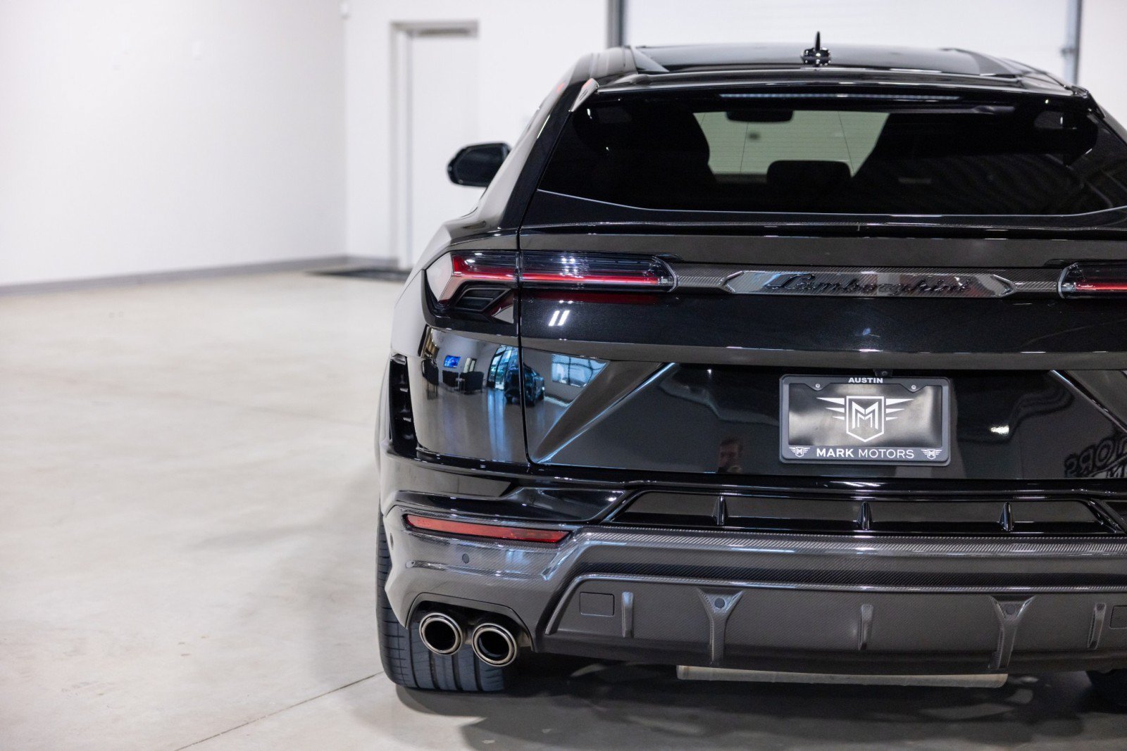 Used 2024 Lamborghini Urus Performante AWD/4WD image 14