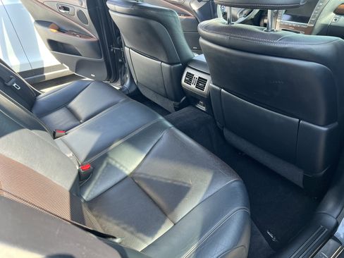Used 2012 Lexus LS 460 w/ Sport Pkg image 17