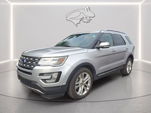 Used 2016 Ford Explorer Limited w/ Equipment Group 301A AWD/4WD image 2