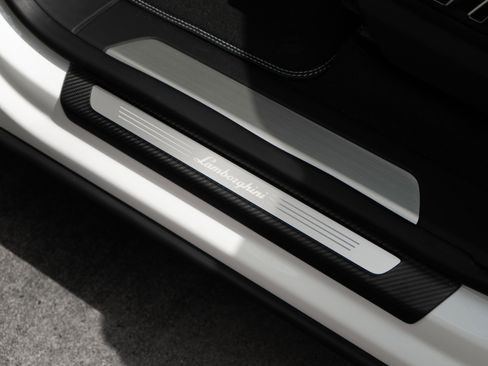 Used 2024 Lamborghini Urus Performante image 41