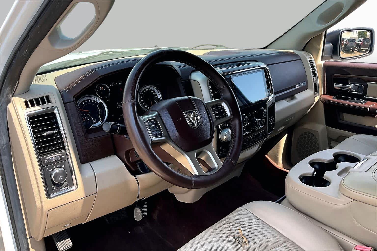 Used 2014 RAM 1500 Laramie w/ Convenience Group AWD/4WD image 18
