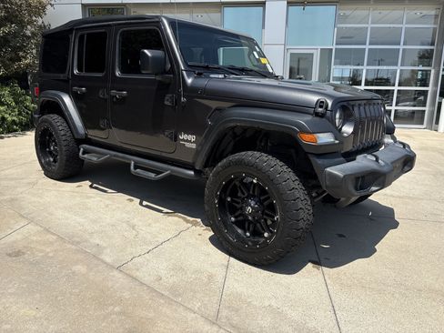 Used 2020 Jeep Wrangler Unlimited Sport S AWD/4WD image 2
