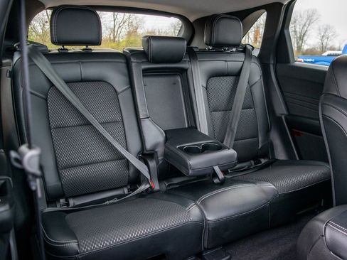 Used 2024 Ford Escape SE image 33