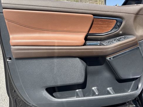 Used 2025 Ford Expedition Max King Ranch image 10