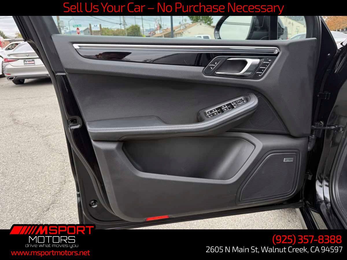 Used 2015 Porsche Macan Turbo AWD/4WD image 29