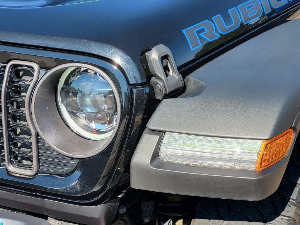 Used 2024 Jeep Wrangler Unlimited Rubicon 4xe AWD/4WD image 7