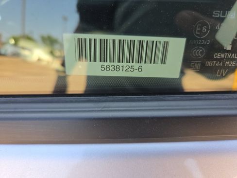Used 2025 Subaru Crosstrek 2.5i Premium AWD/4WD image 9