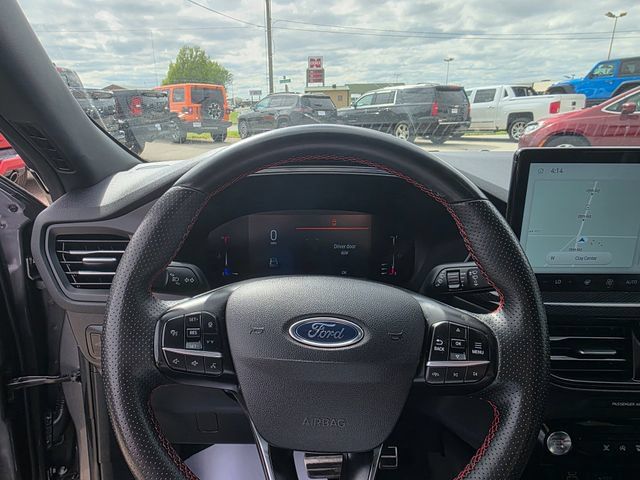 Used 2024 Ford Escape ST-Line w/ Tech Pack #1 AWD/4WD image 17